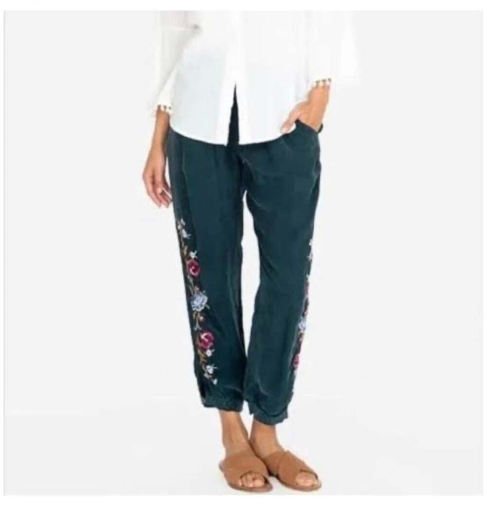 Johnny Was Bianca Floral-Embroidered Joggers